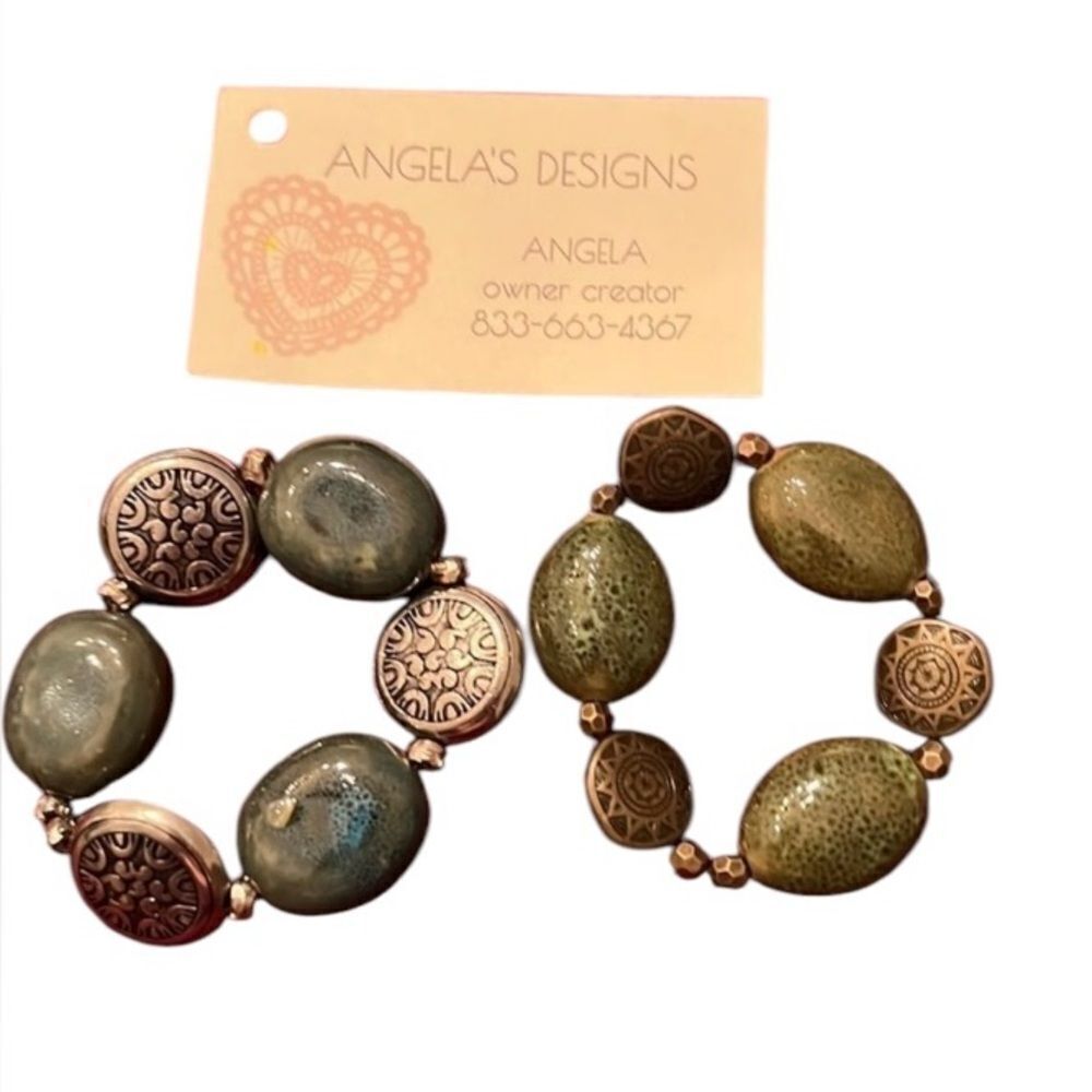 NWT Angelas Designs 2 handmade stretchy beaded bracelets bronze silver & green